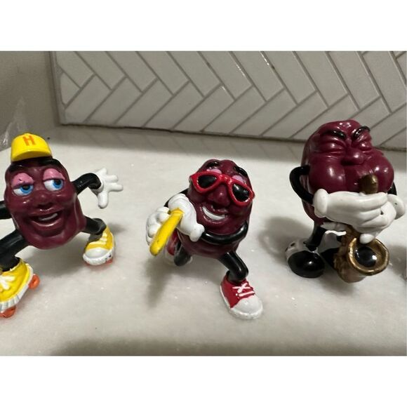 Vintage California Raisin Figures 80s 90s Sax Boombox Guitar Sunglasses 2" to 3" - Picture 11 of 12